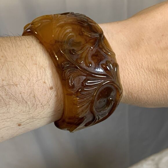 Vintage Carved Lucite Faux Amber Wide Cuff Bracelet Art Deco Style Floral Scroll - Picture 8 of 11